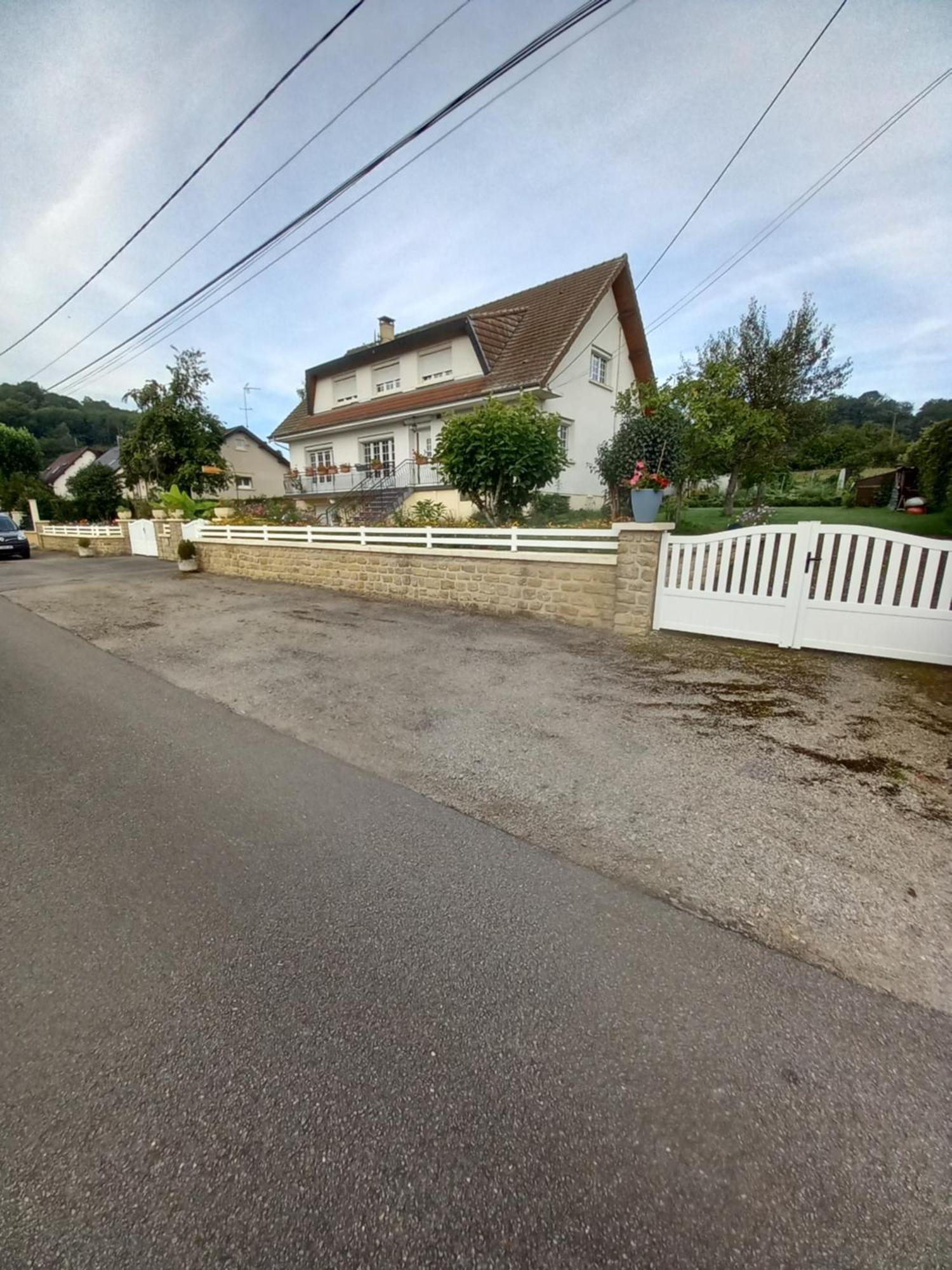 Au Jardin Fessard Bed & Breakfast Fagnon Exterior foto